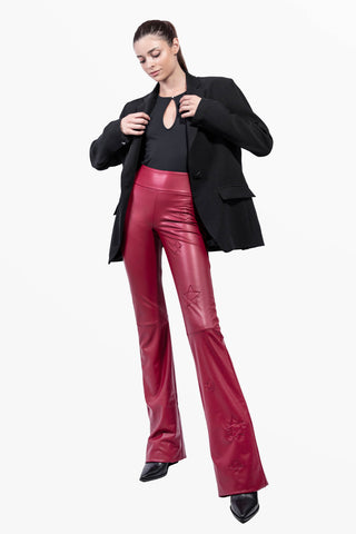 Mira Hose aus bordeauxrotem Stretch-Kunstleder